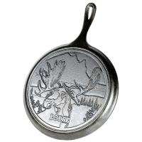 Lodge Чугунная сковорода блинная круглая Wildlife Series Moose 26 см (L9OGWLMO)